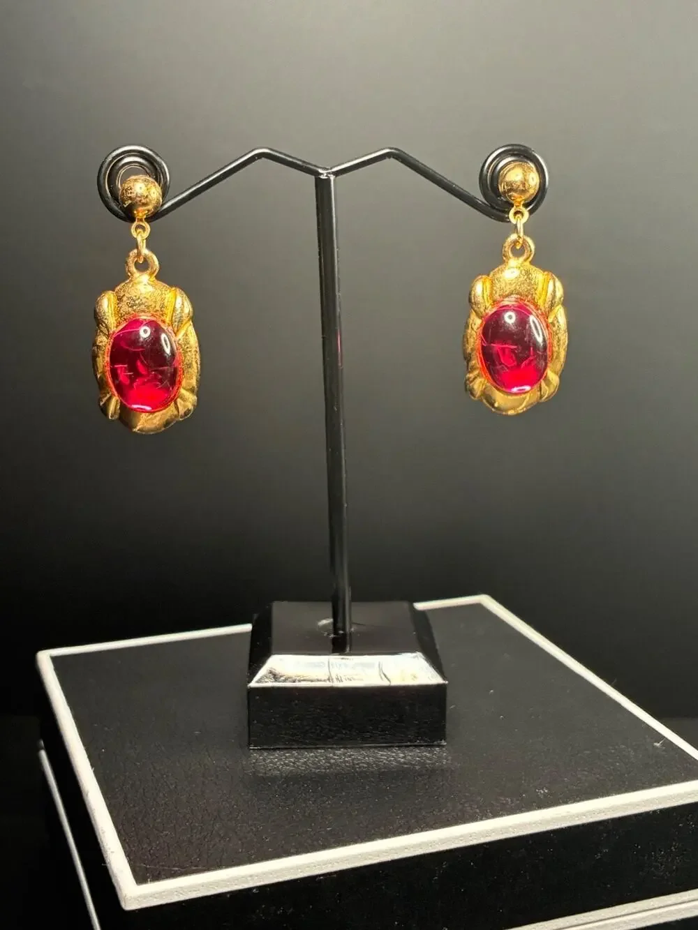 Vintage BB Co Gold Tone Hot Pink Glass Drop Earrings Statement 80s